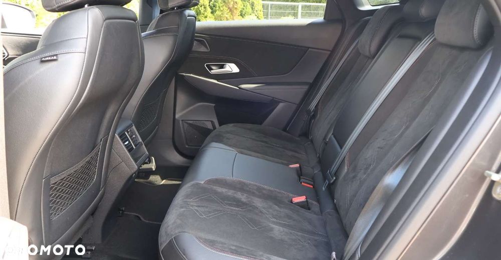 DS Automobiles DS 7 Crossback - 17