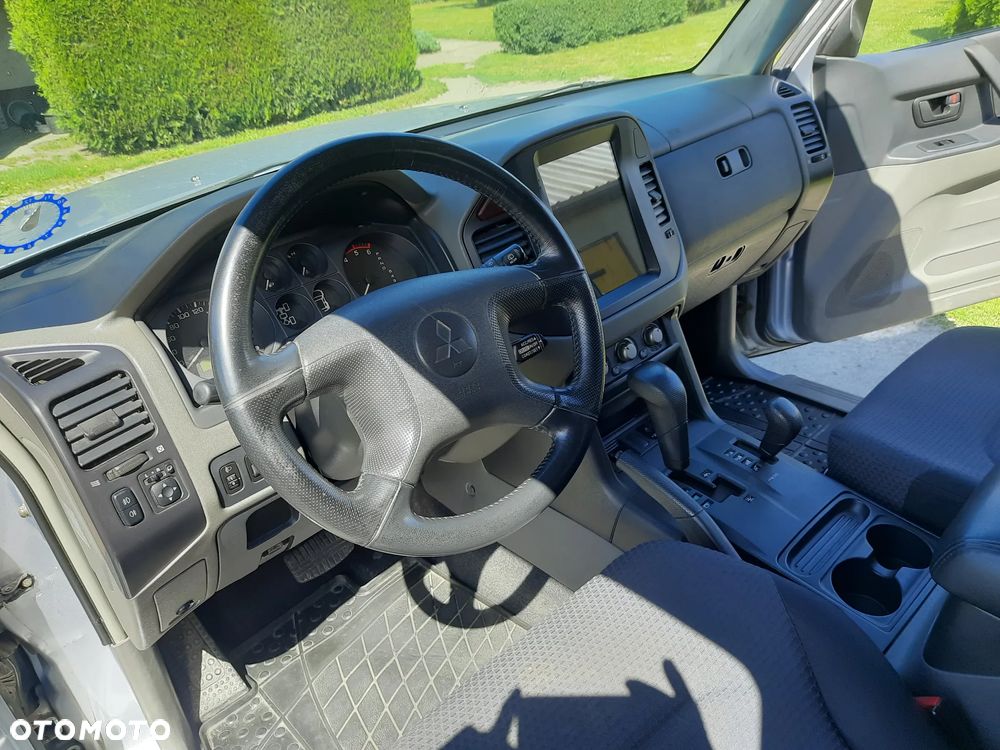 Mitsubishi Pajero 3.2 DID - 13