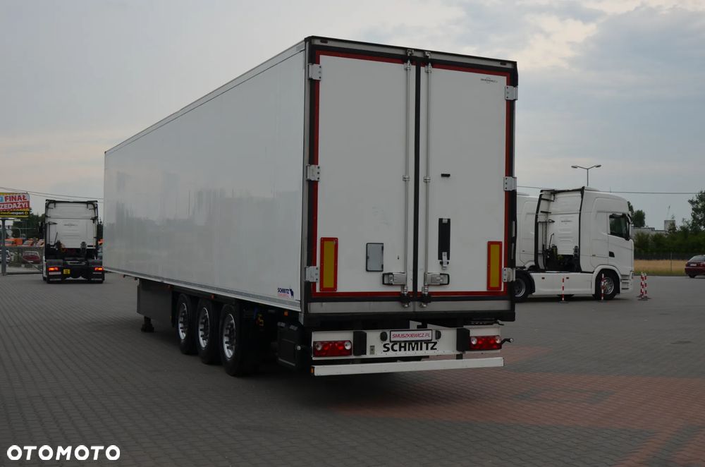 Schmitz Cargobull CHŁODNIA / THERMO KING / 2231 mth ! / KOSZ PAL. / DOPPELSTOCK / DRUKARKA / DE / 9445 - 5