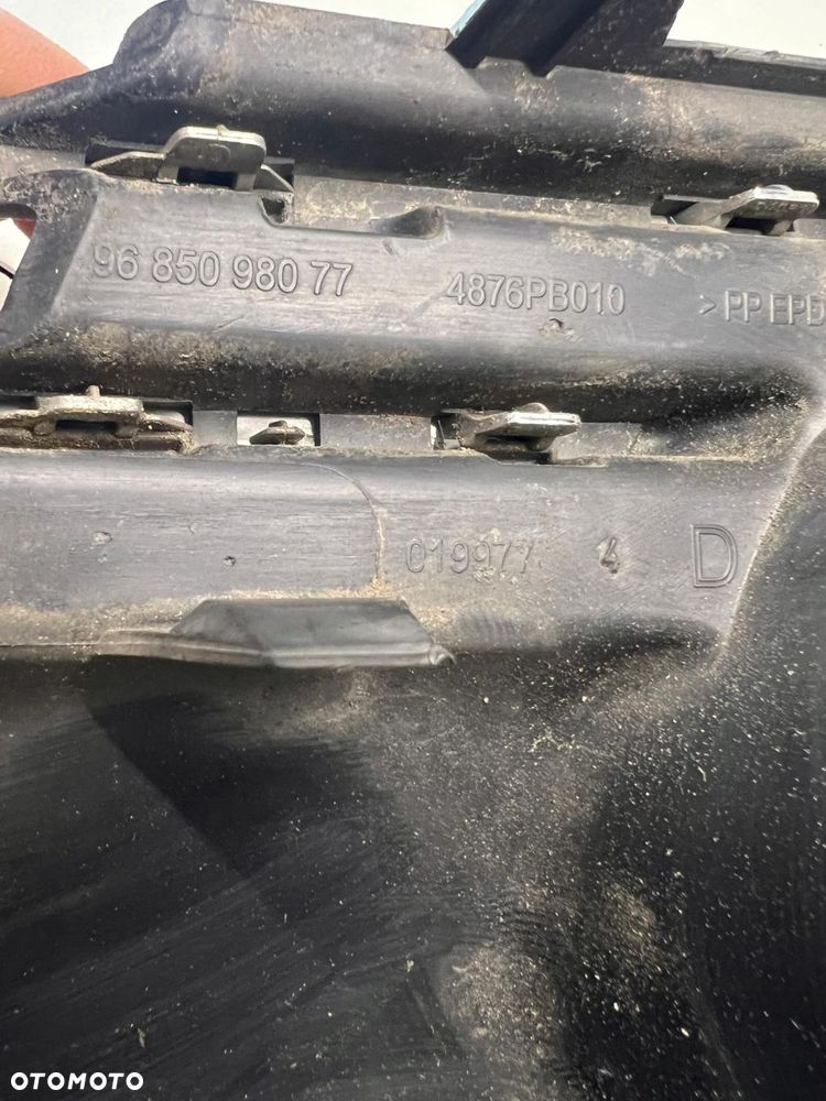 KRATKA ZDERZAKA HALOGENU PRAWA PRZÓD PEUGEOT 3008 I - 6