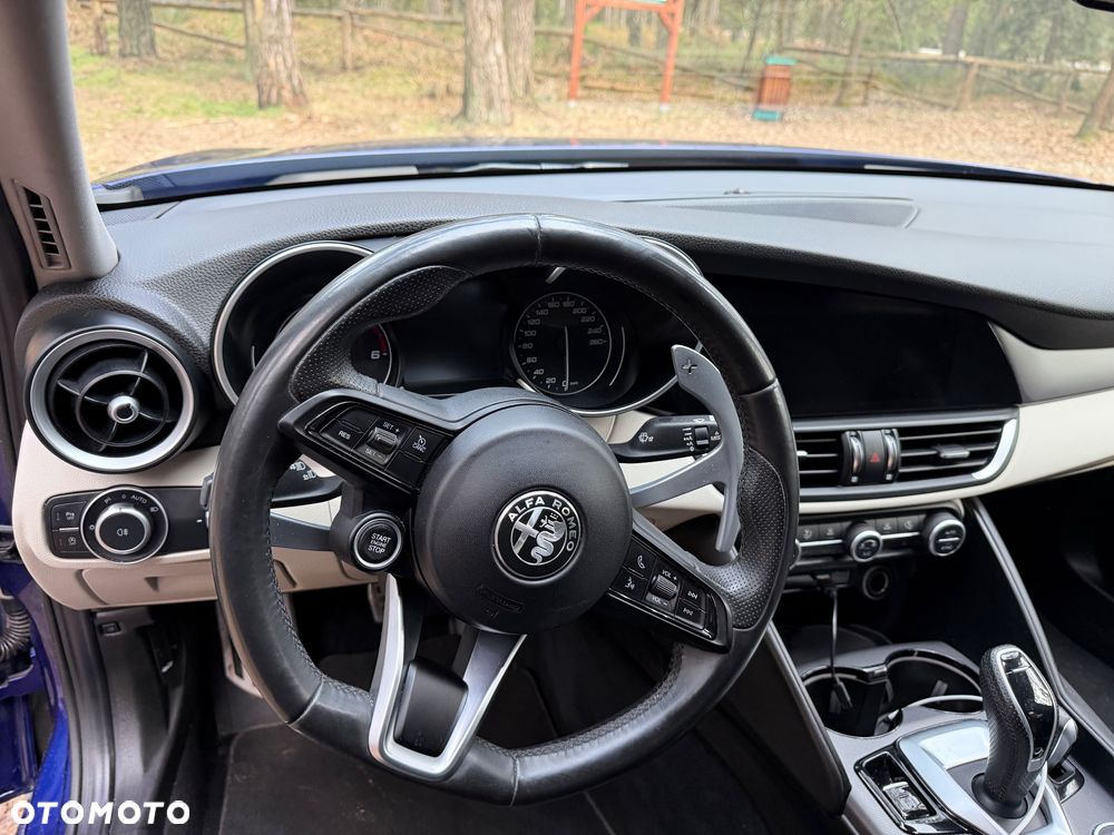 Alfa Romeo Giulia 2.2 D Turbo Sprint - 2