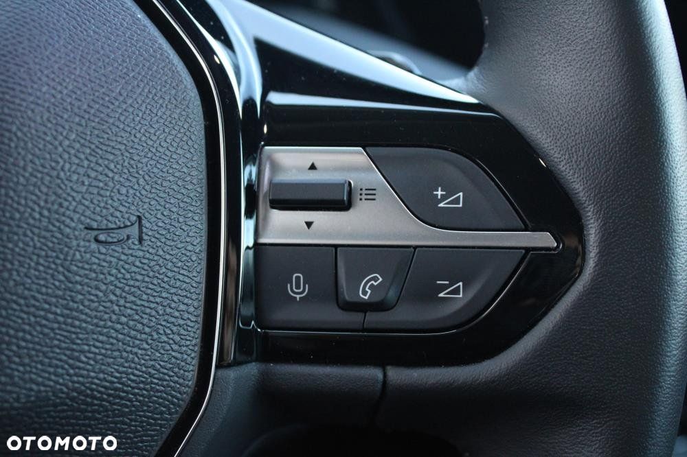 Peugeot 408 - 12