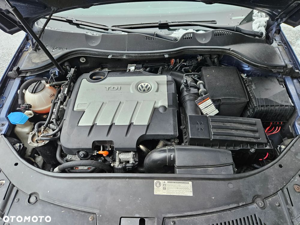 Volkswagen Passat Variant 2.0 TDI DPF Sportline - 26