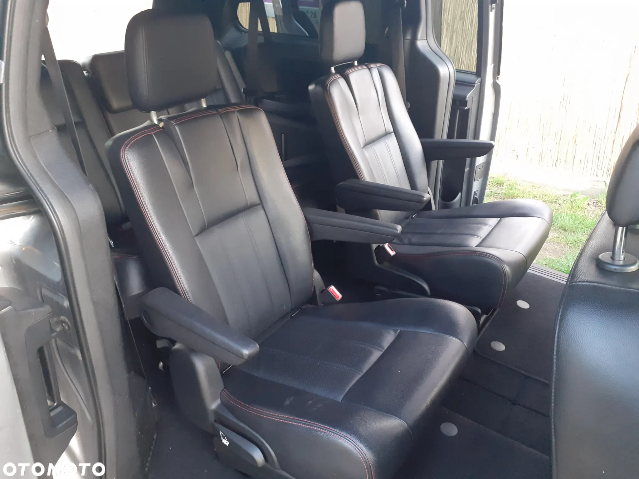 Dodge Grand Caravan - 17