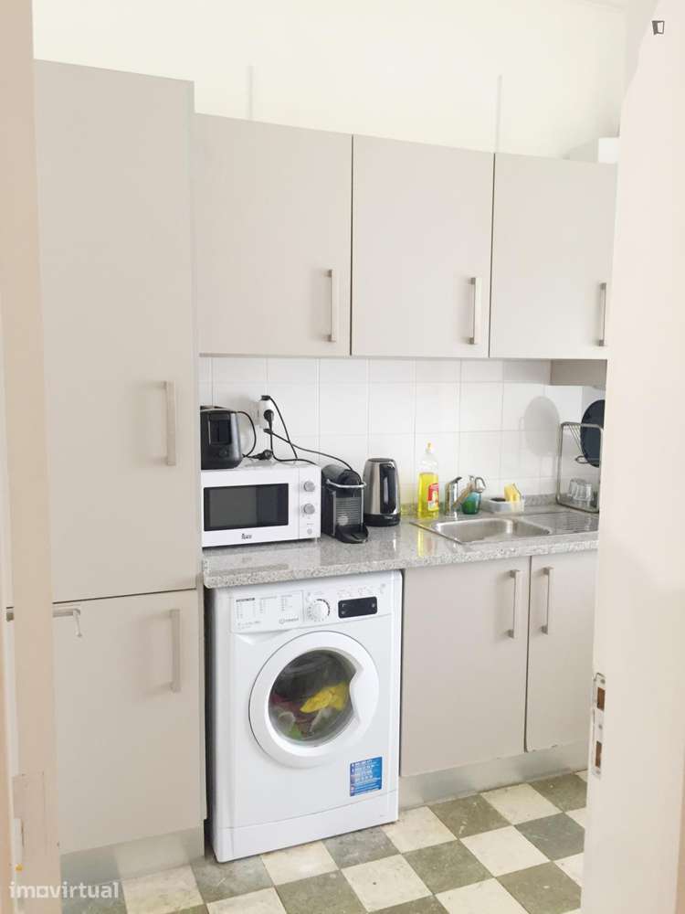 Quarto - localizado em São Sebastião Lisbon - Grande imagem: 4/14