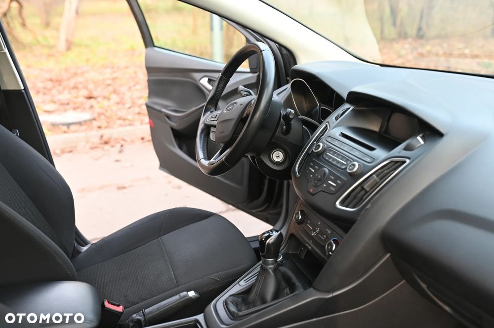 Ford Focus 1.6 Trend - 18