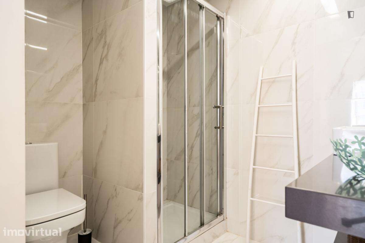 Apartamento com 2 quartos - localizado em Campo de Ourique Lisbon - Grande imagem: 2/21