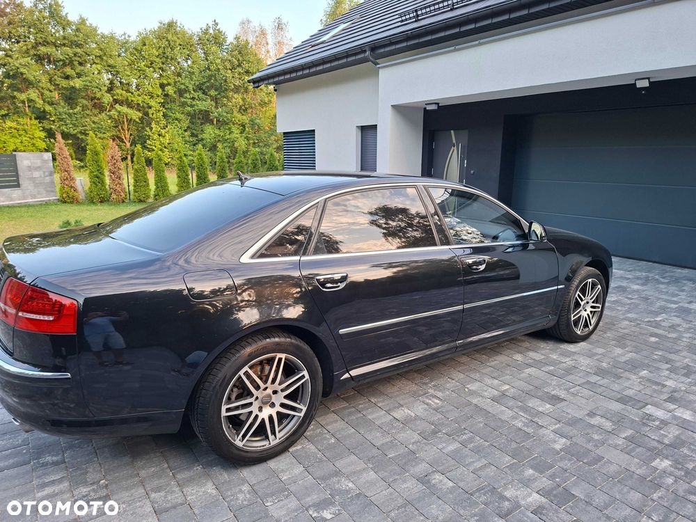 Audi A8 - 4