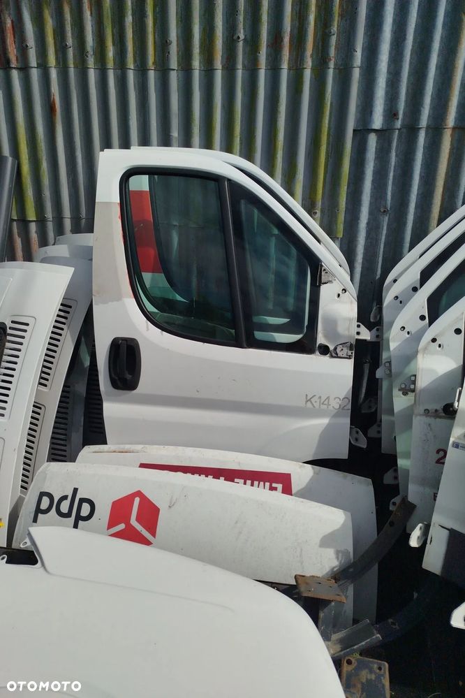 Ducato III i lift Boxer Jumper II 06-22r drzwi przód prawe BIAŁE  kompletne -foto, są: zamki -klamki- tapicerka -podnośnik szyby elektr. -listwa -szyby, cena za kompletne drzwi bez lusterka- sztuka od 250zł do 450zł (jest wybór różne roczniki)