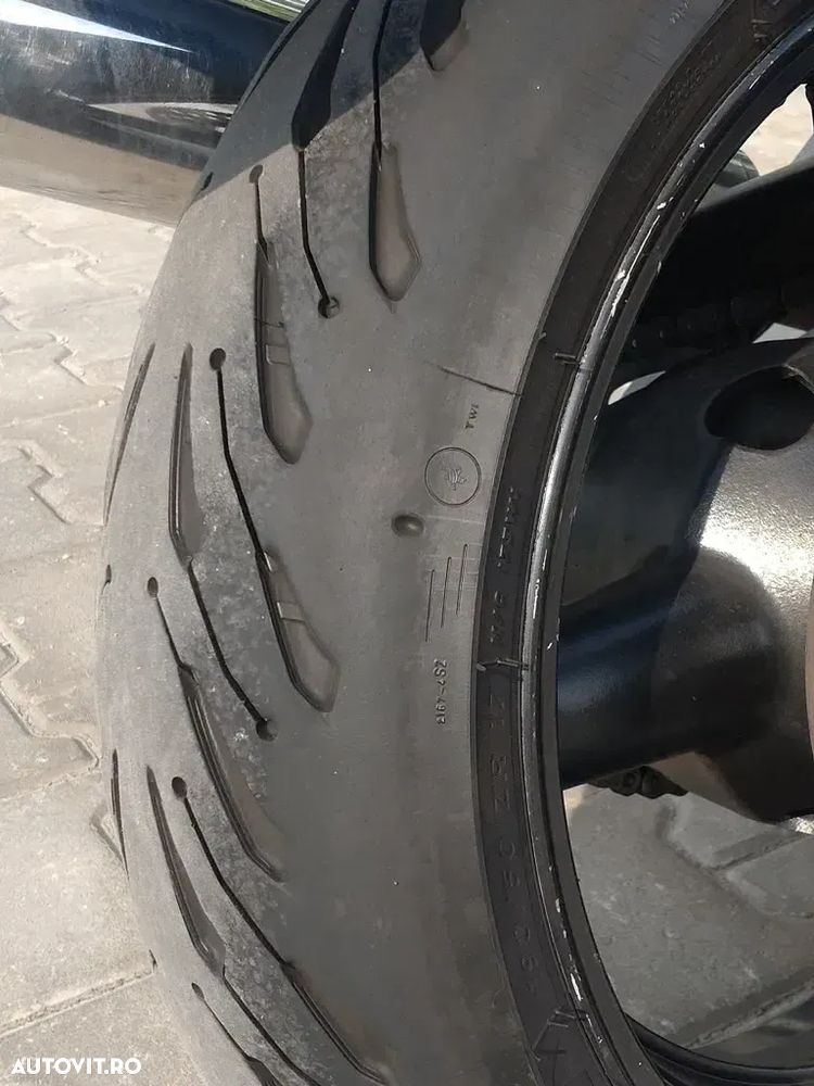 Suzuki GSX 1300R Hayabusa - 10