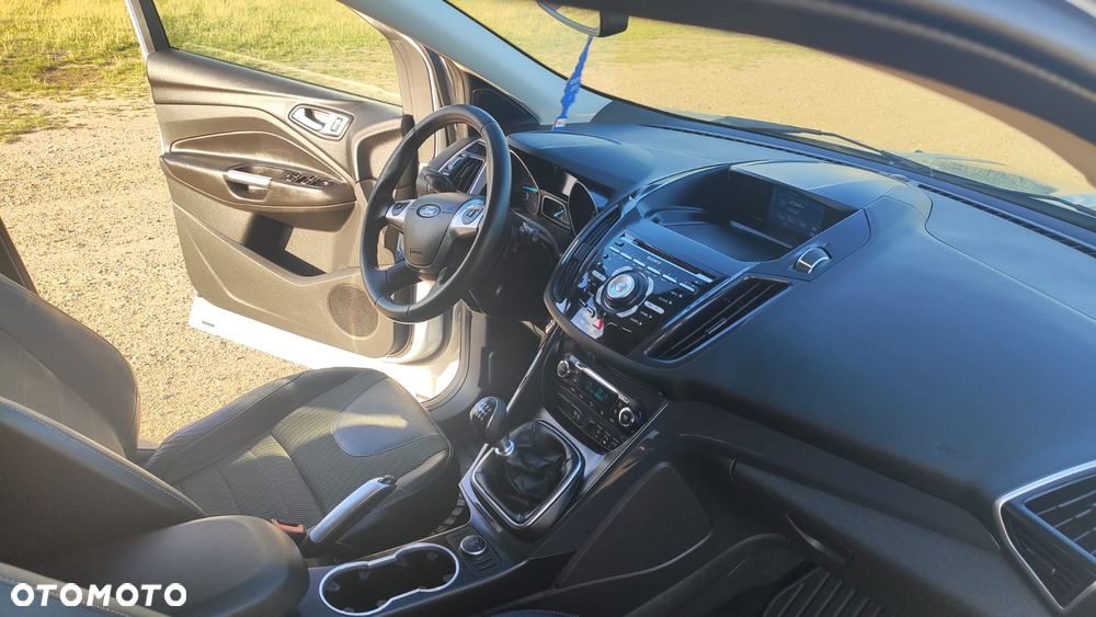 Ford Kuga 2.0 TDCi FWD Titanium Plus - 24