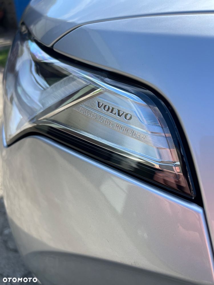 Volvo XC 90 D5 AWD Geartronic RDesign - 16