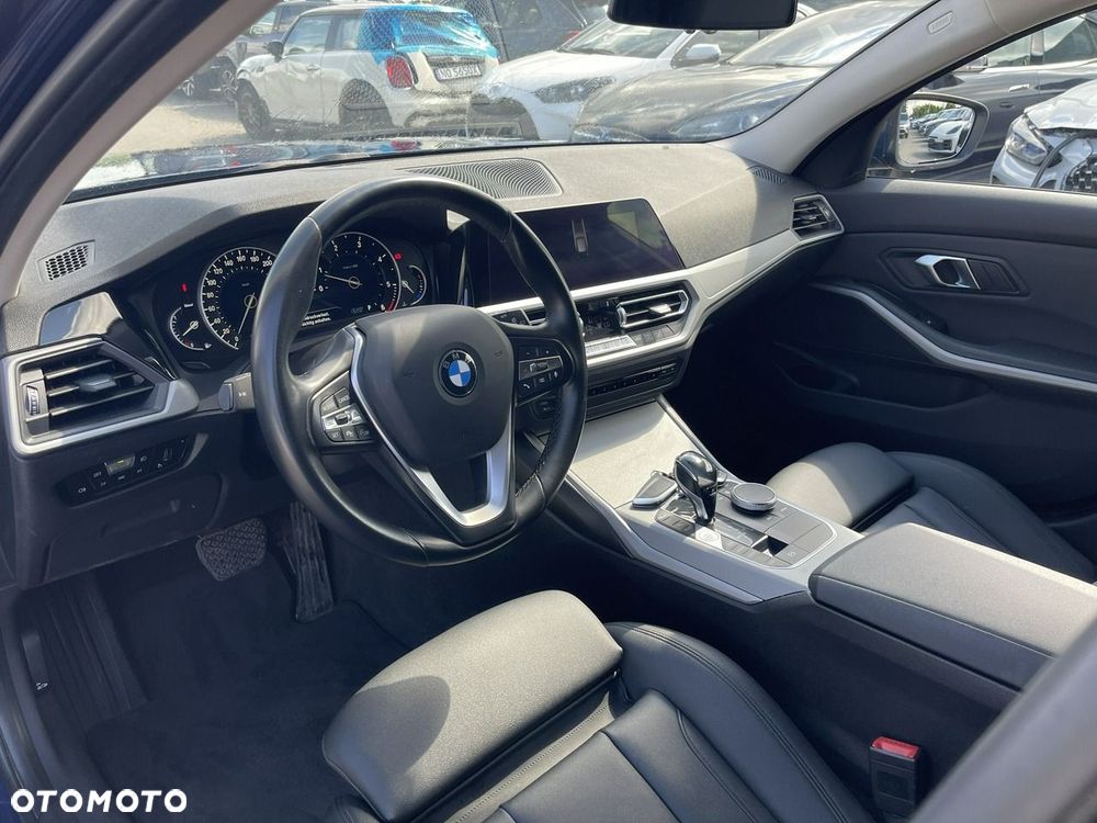 BMW Seria 3 318d - 9