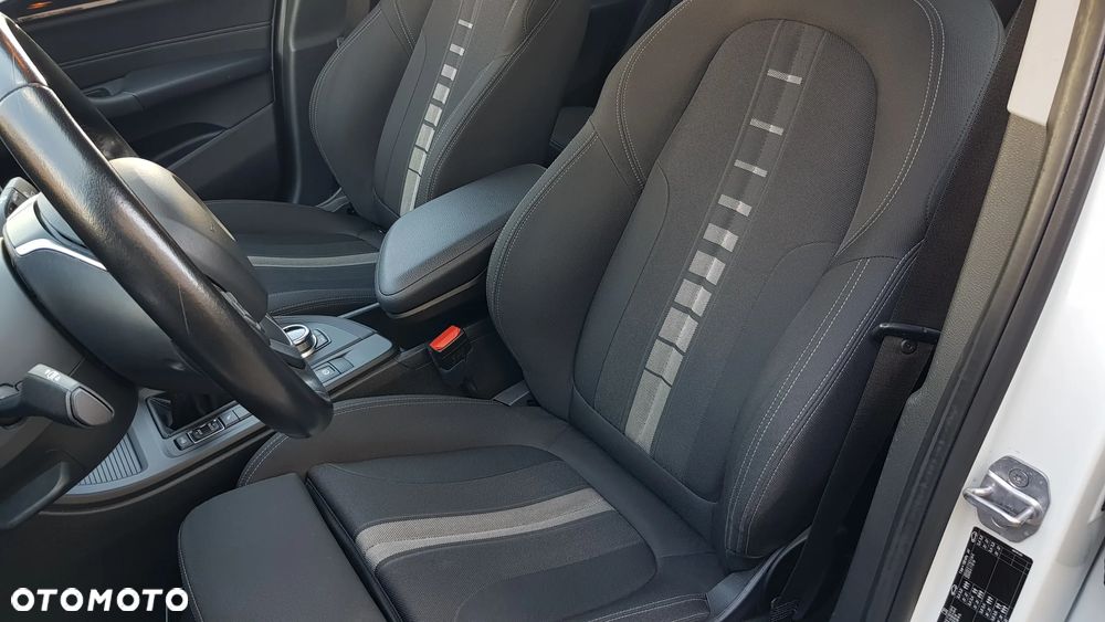 BMW X1 sDrive18d Advantage sport - 11