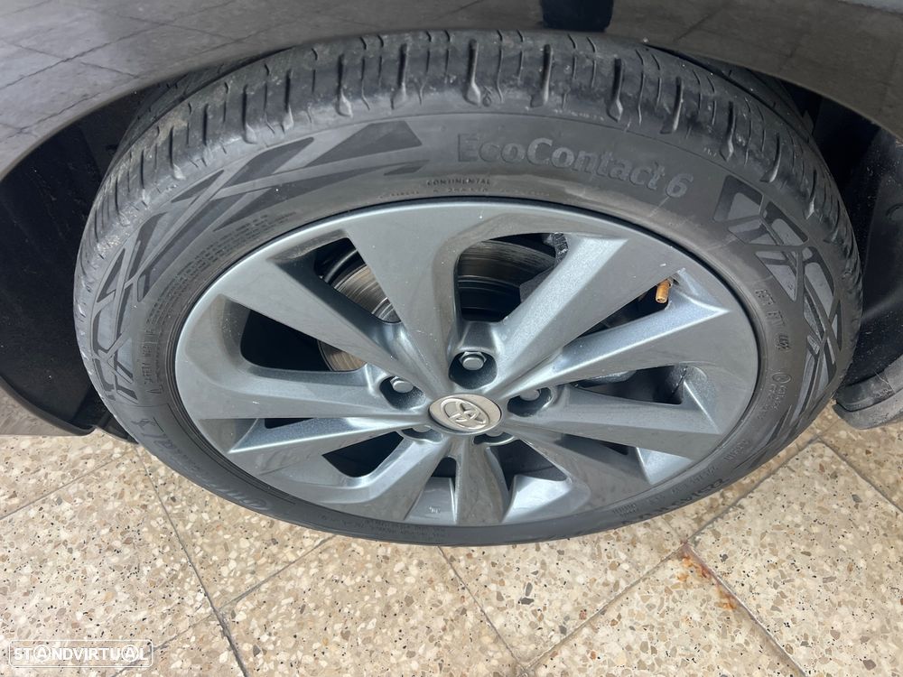 Toyota Auris Touring Sports 1.8 HSD Sport+Skyview +Navi - 11