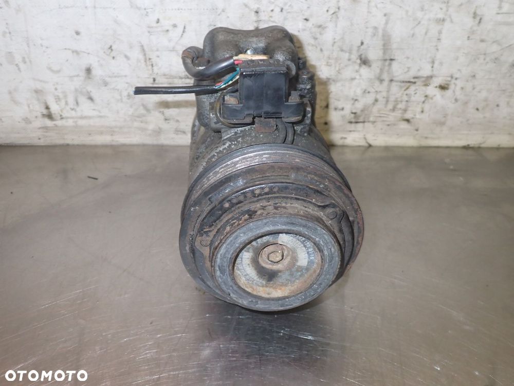 SPRĘŻARKA KLIMATYZACJI MERCEDES W124 E300 2.3 1021310101 - 2