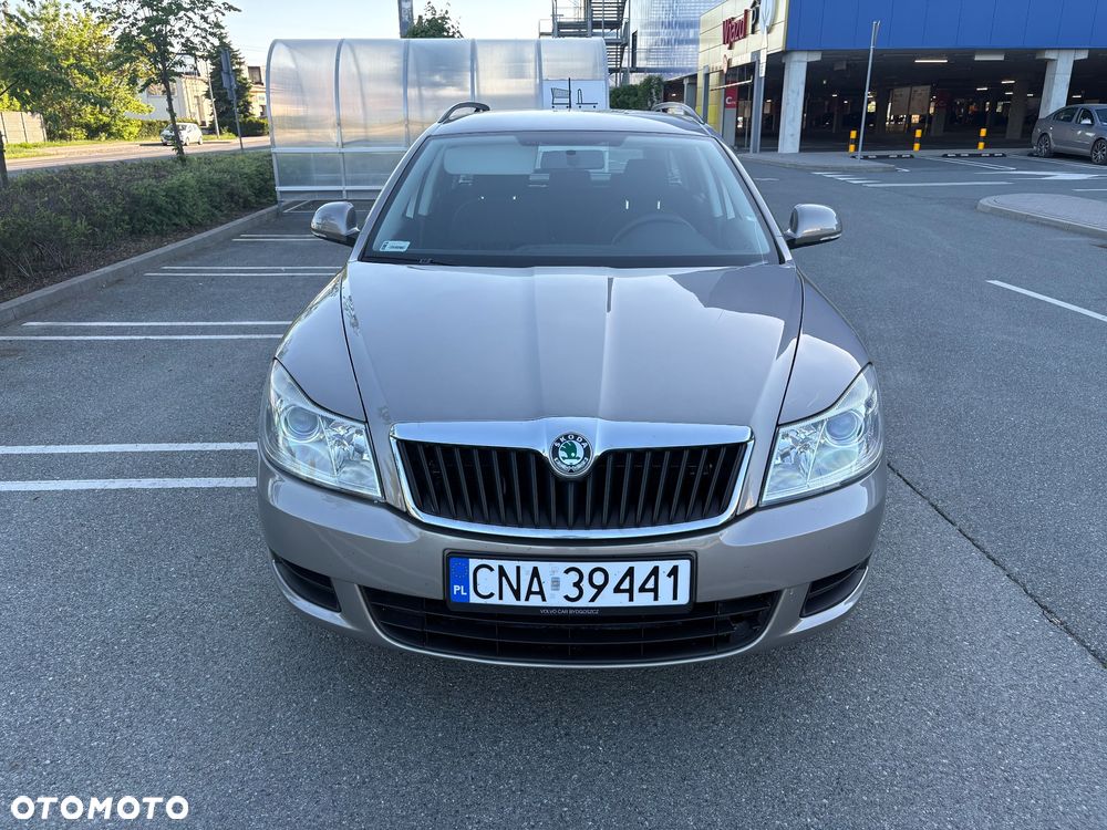 Skoda Octavia 1.6 Ambiente EU5 - 9