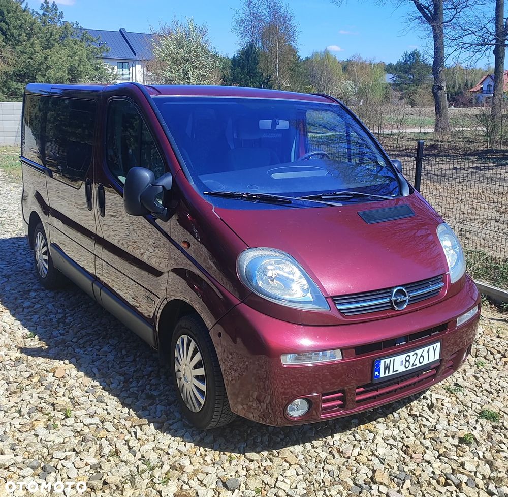 Opel Vivaro Tour - 1