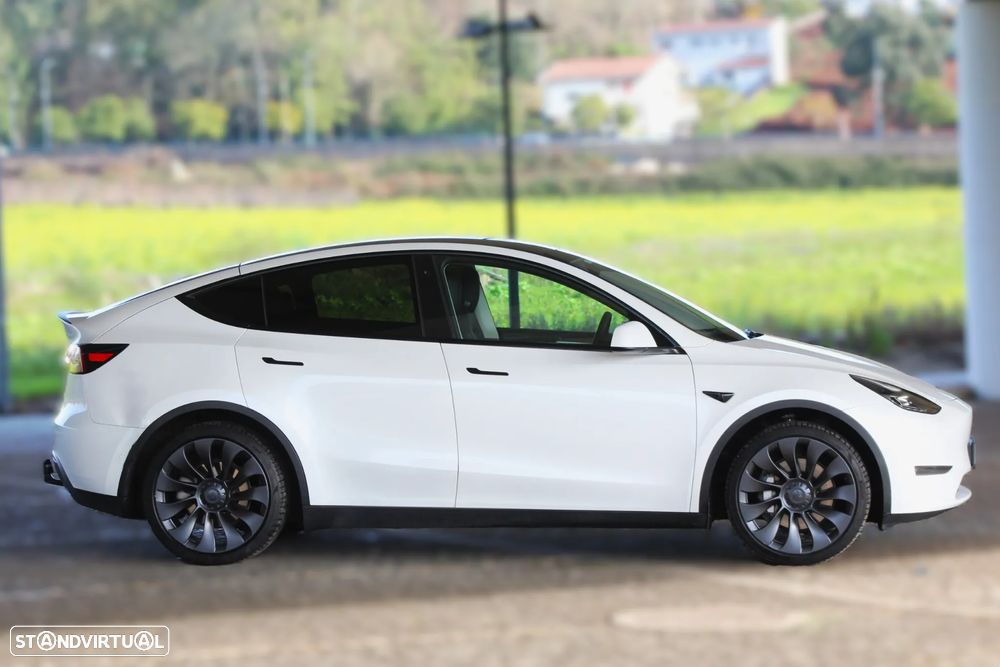 Tesla Model Y Long Range Dual Motor AWD - 5