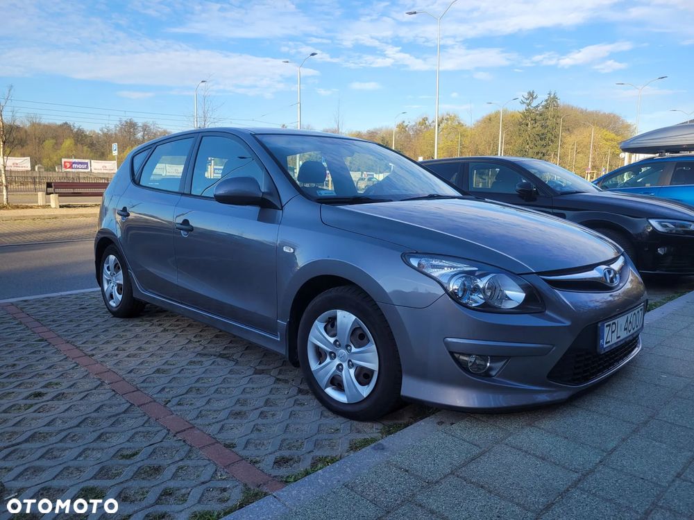 Hyundai i30 1.4 Base + - 4