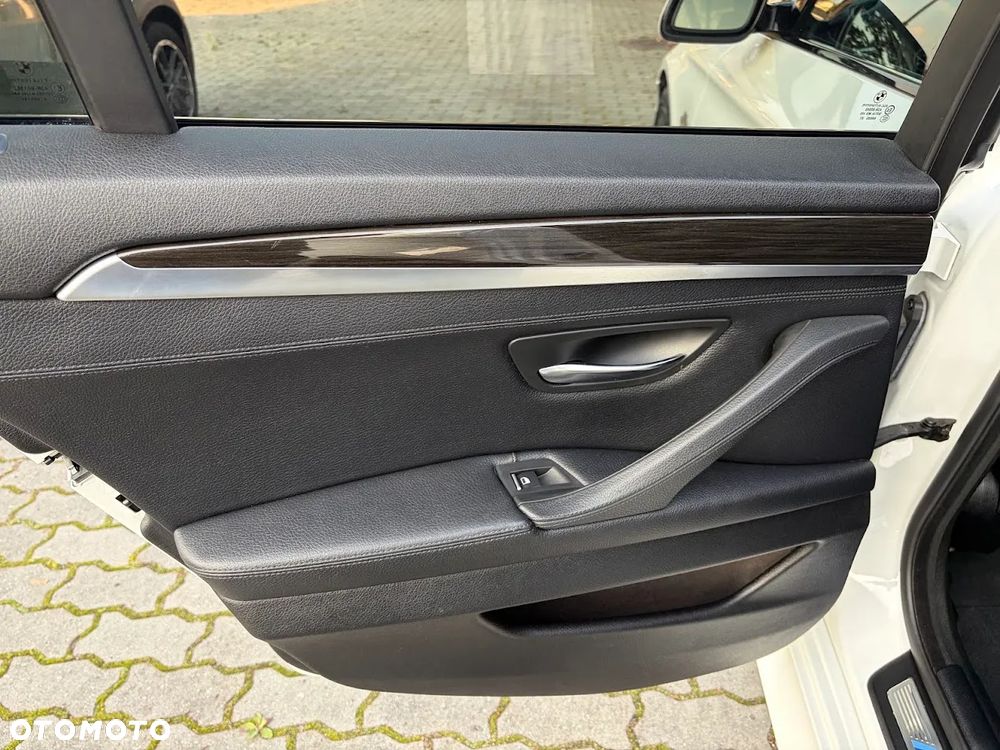 BMW Seria 5 535i - 22