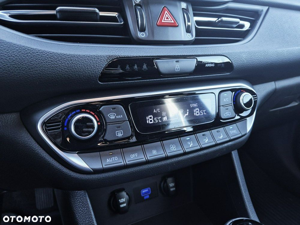 Hyundai i30 1.5 T-GDI 48V Smart DCT - 32