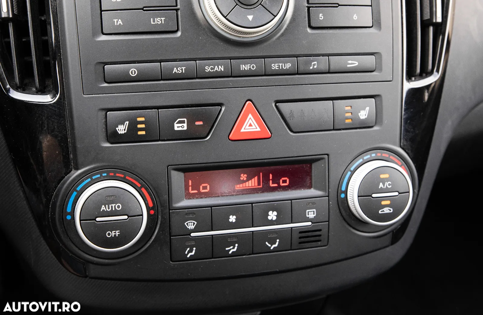 Kia Ceed 1.6 CRDi 115 Automatik Spirit - 28