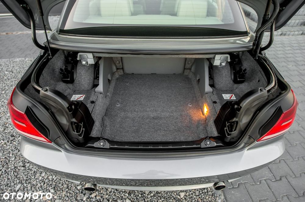 BMW Seria 3 325i - 23