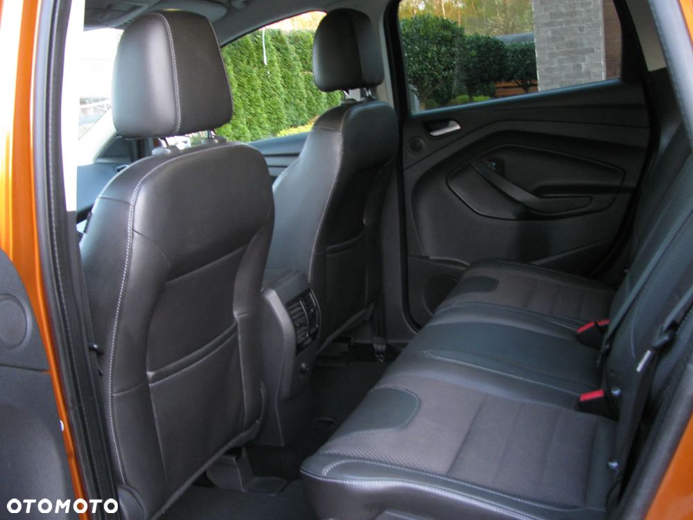 Ford Kuga 2.0 TDCi 2x4 Titanium - 29