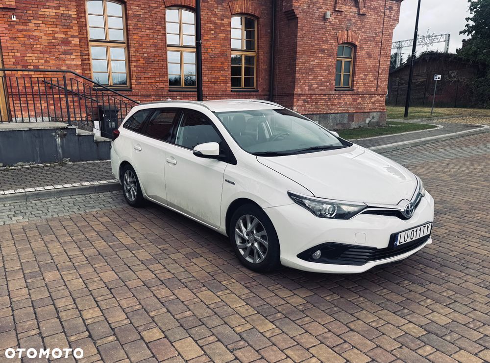 Toyota Auris 2016 photo 2