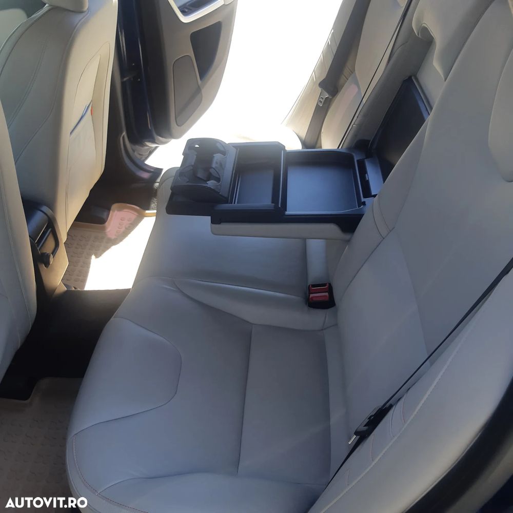 Volvo XC 60 D5 AWD Geartronic Ocean Race - 21