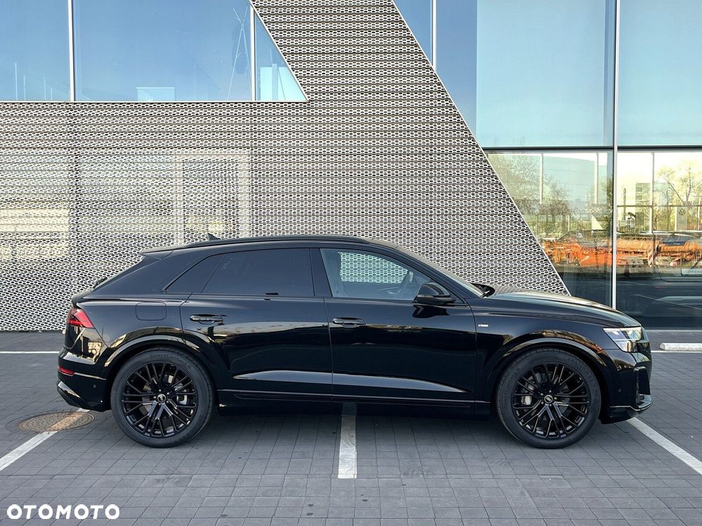 Audi Q8 - 9