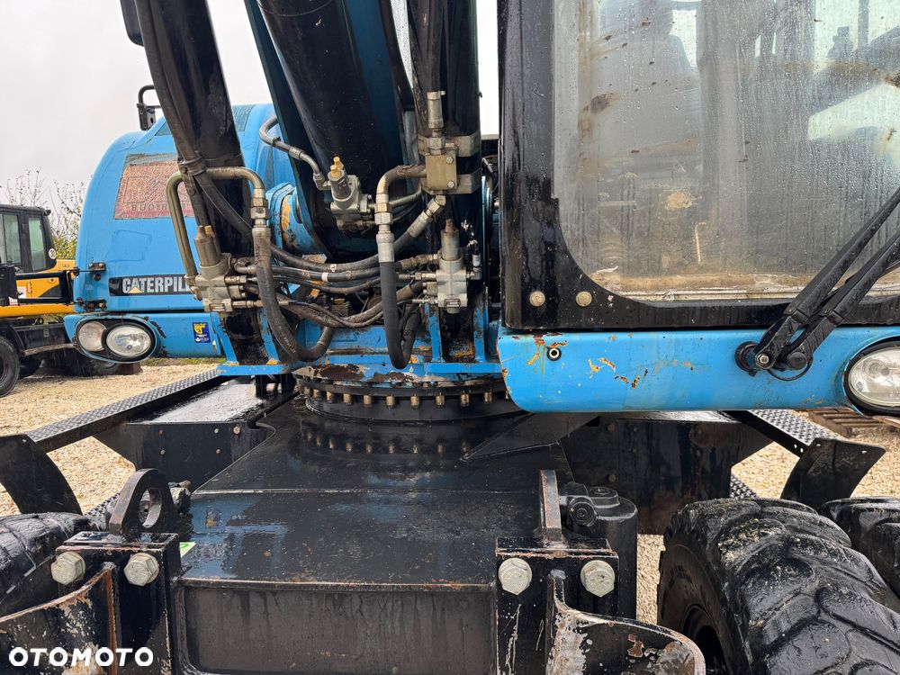 Caterpillar M322D - 4