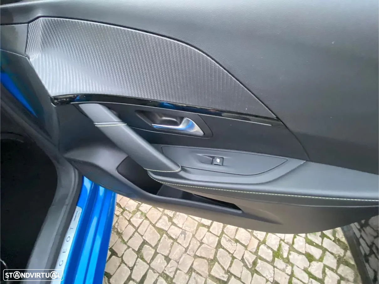 Peugeot 208 1.2 PureTech GT Line EAT8 - 18
