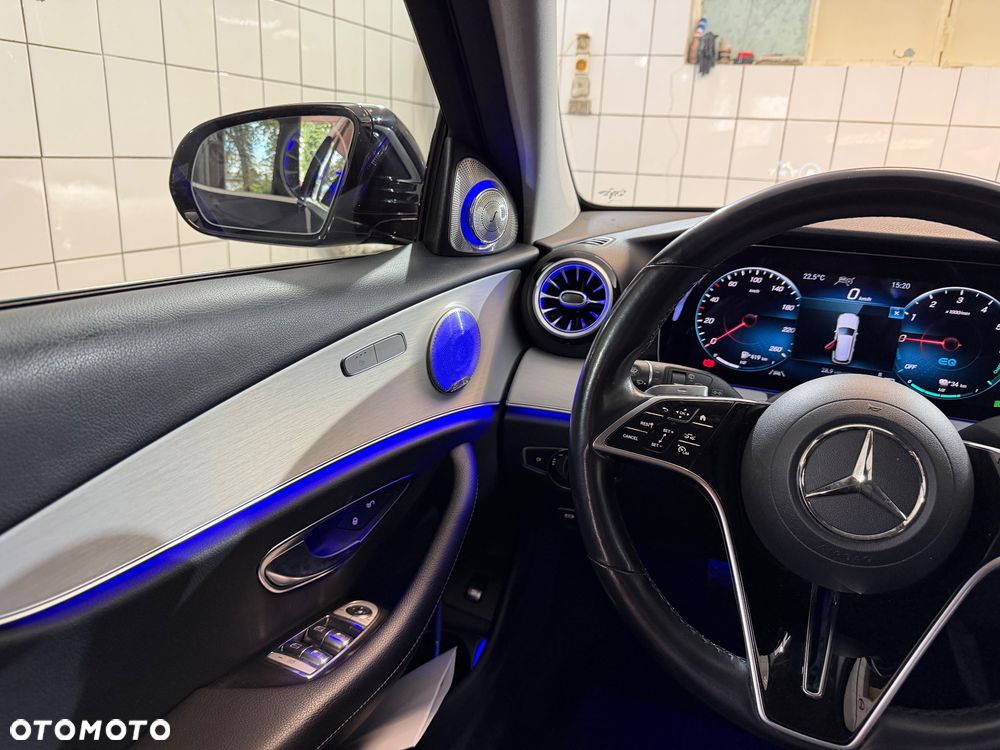 Mercedes-Benz Klasa E 300 9G-TRONIC Night Edition - 29