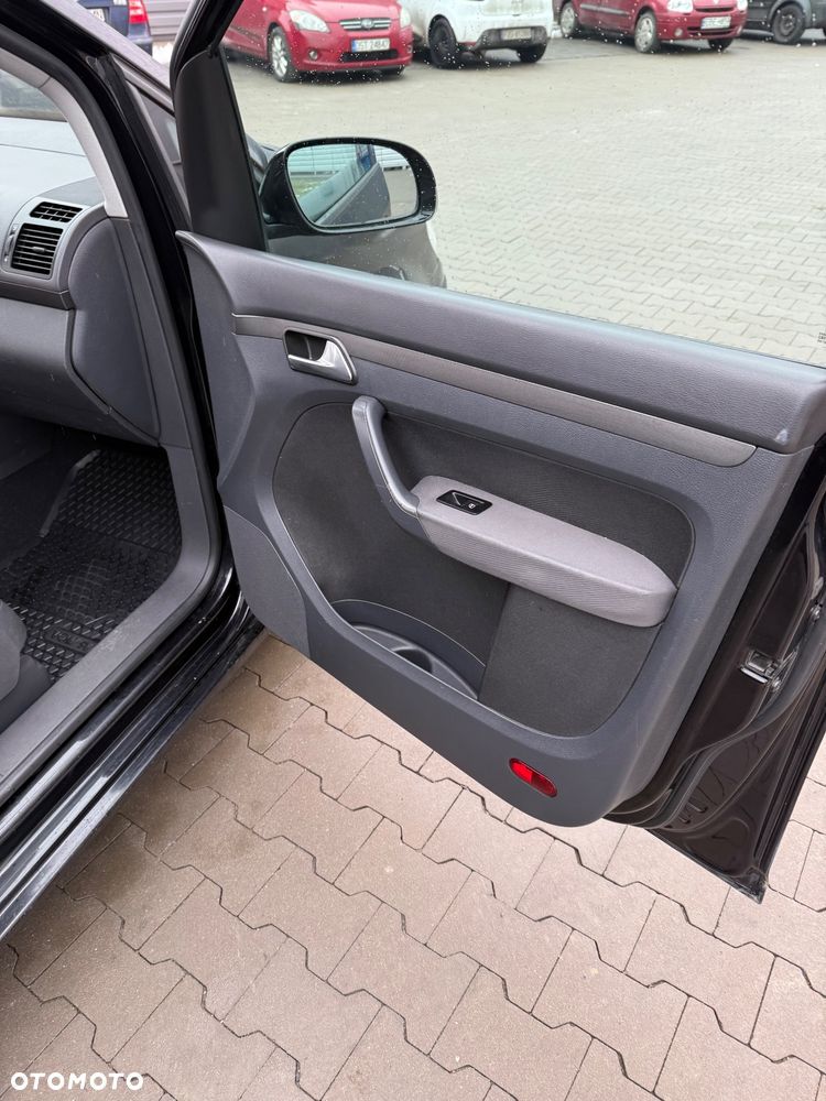 Volkswagen Touran 1.9 TDI Trendline - 26