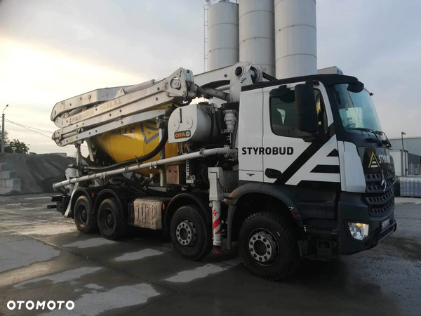 Mercedes-Benz Arocs