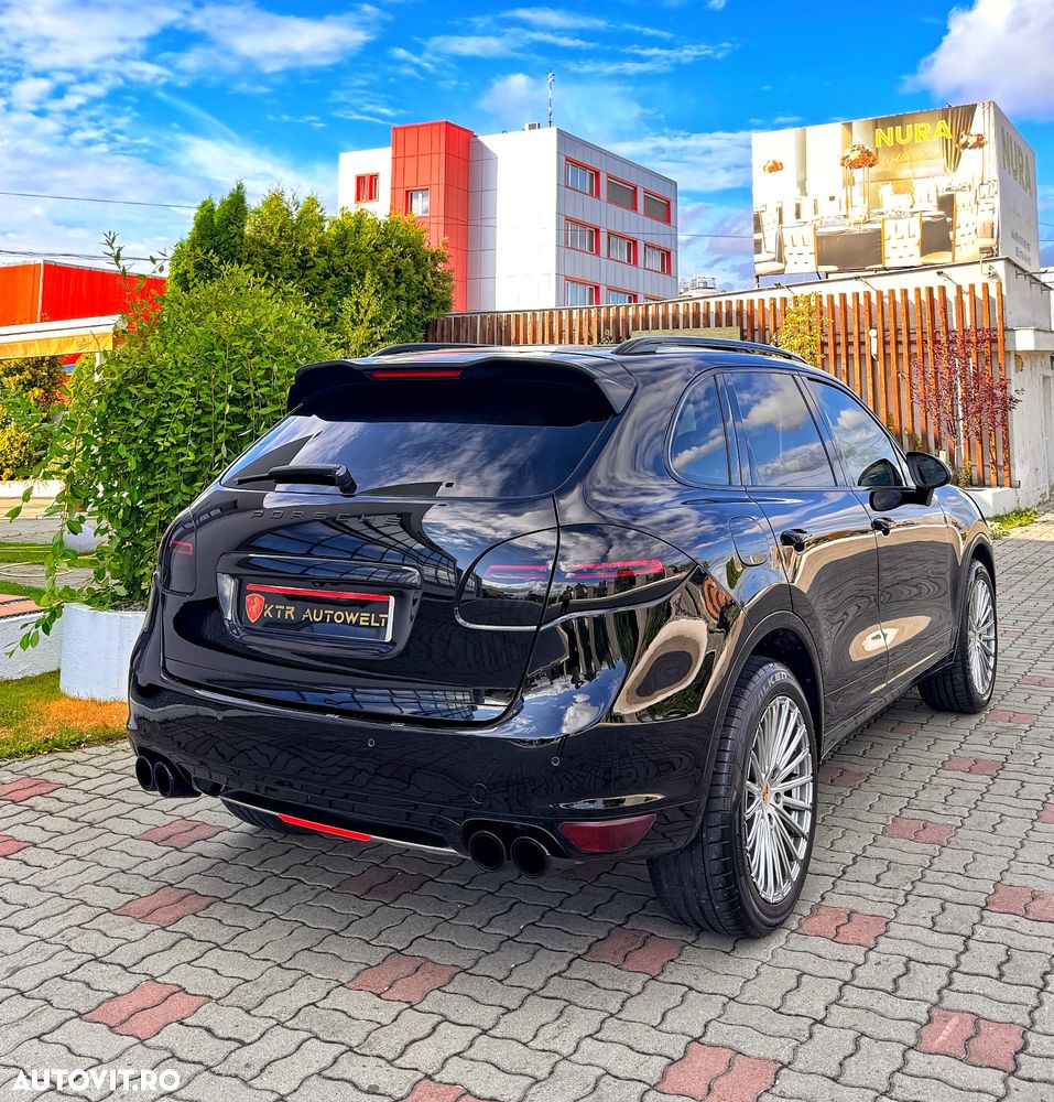 Porsche Cayenne 3.0 L V6 - 5