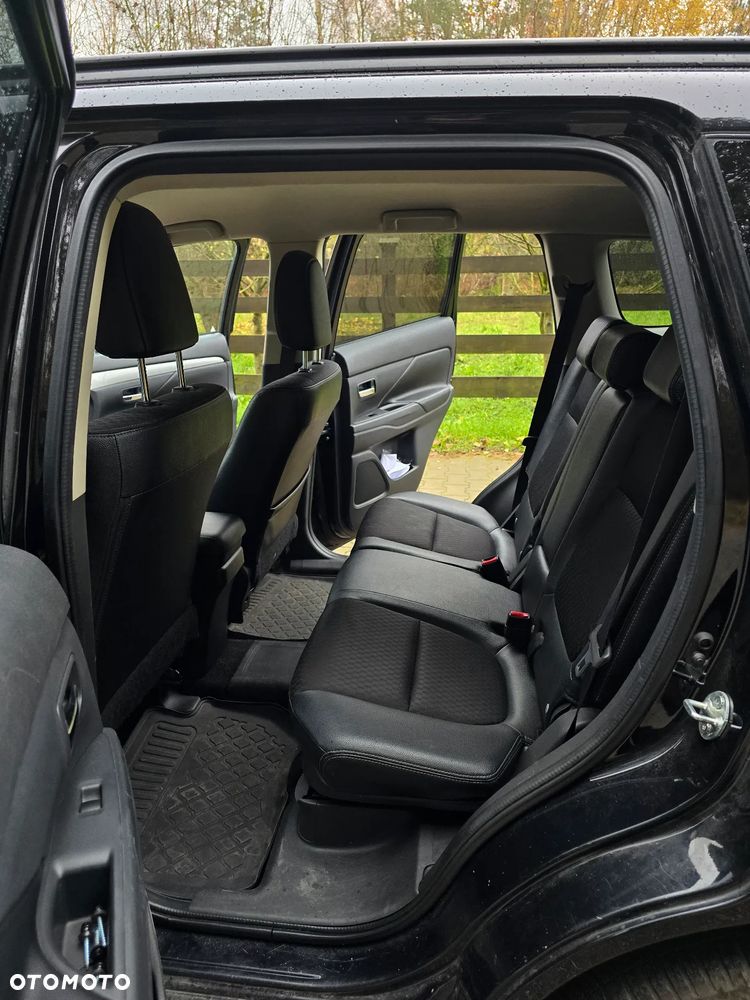 Mitsubishi Outlander - 23