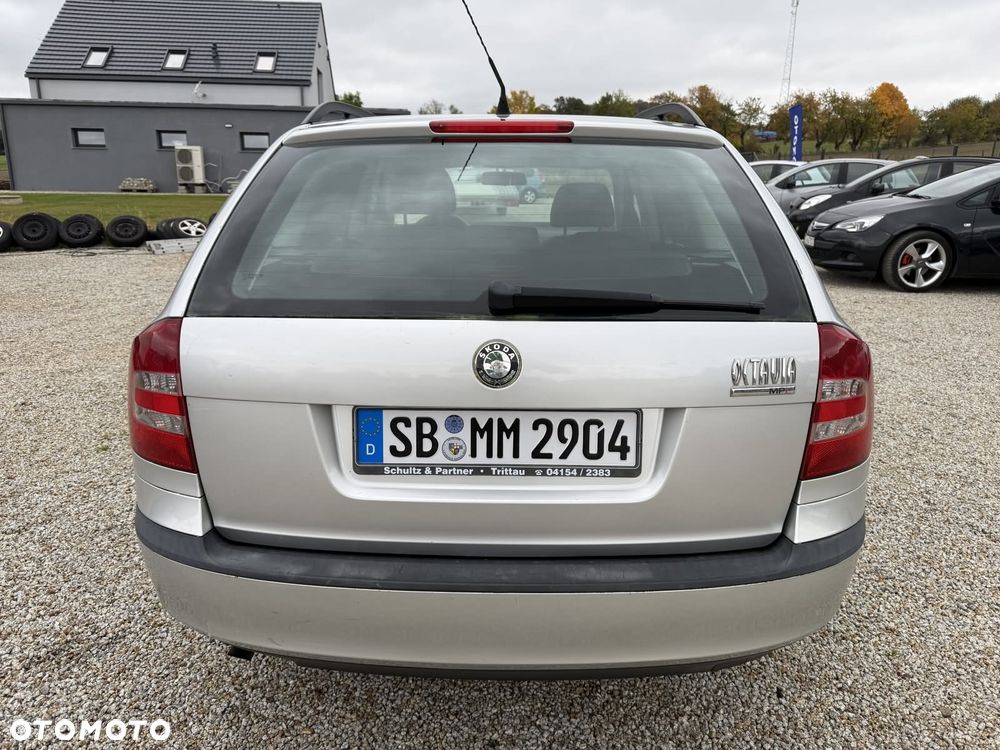 Skoda Octavia 1.6 Combi Ambiente - 6