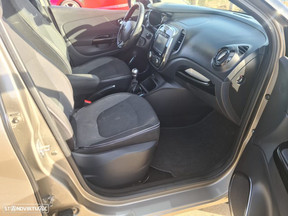 Renault Captur 1.5 dCi Exclusive - 6