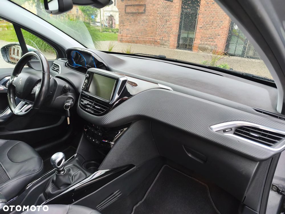 Peugeot 2008 PureTech 130 GPF Stop&Start Allure - 21