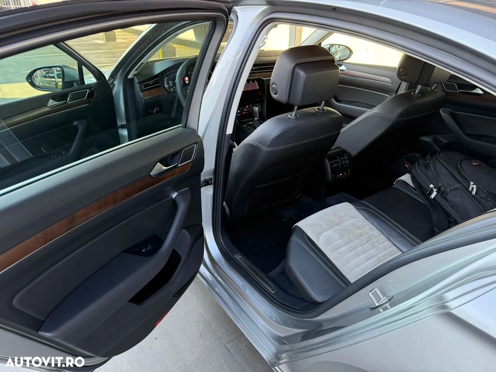Volkswagen Passat Variant 2.0 TDI DSG 4Motion Highline - 3