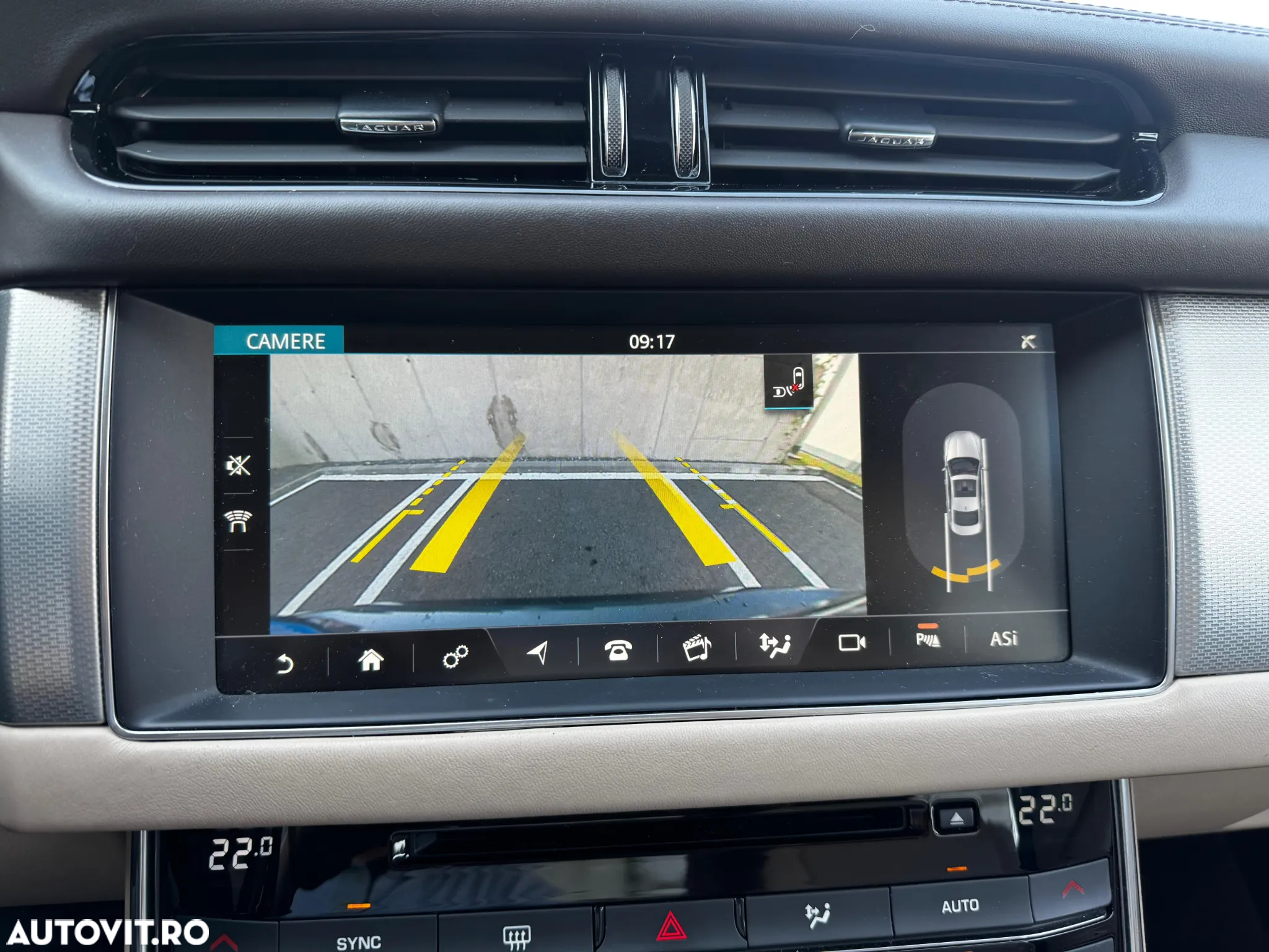 Jaguar XF 20d AWD Aut. Portfolio - 16