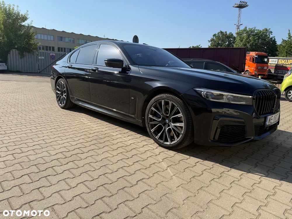 BMW Seria 7 750i xDrive sport - 11