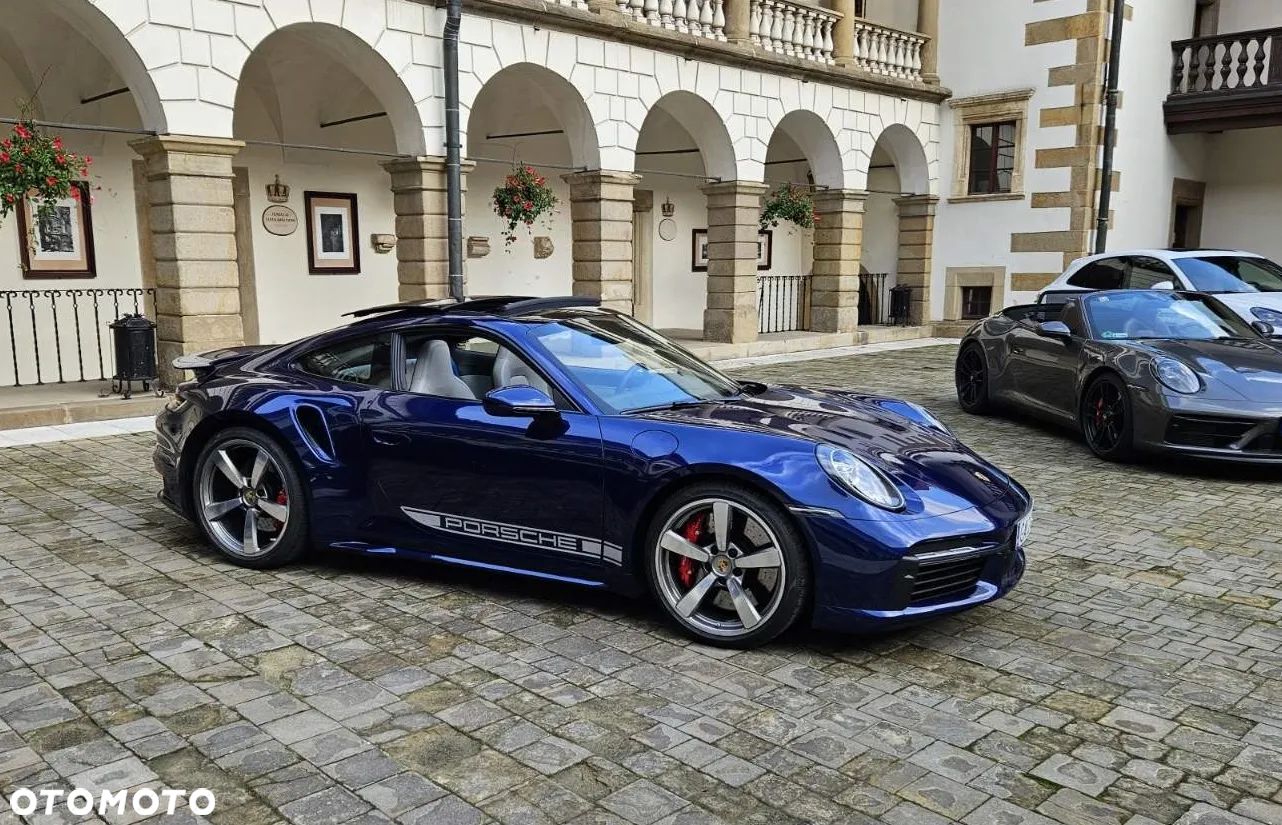 Porsche 911 Turbo - 1