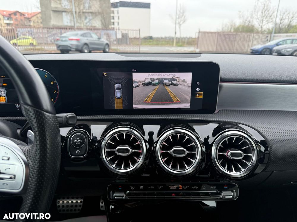 Mercedes-Benz A 180 7G-DCT AMG Line - 12