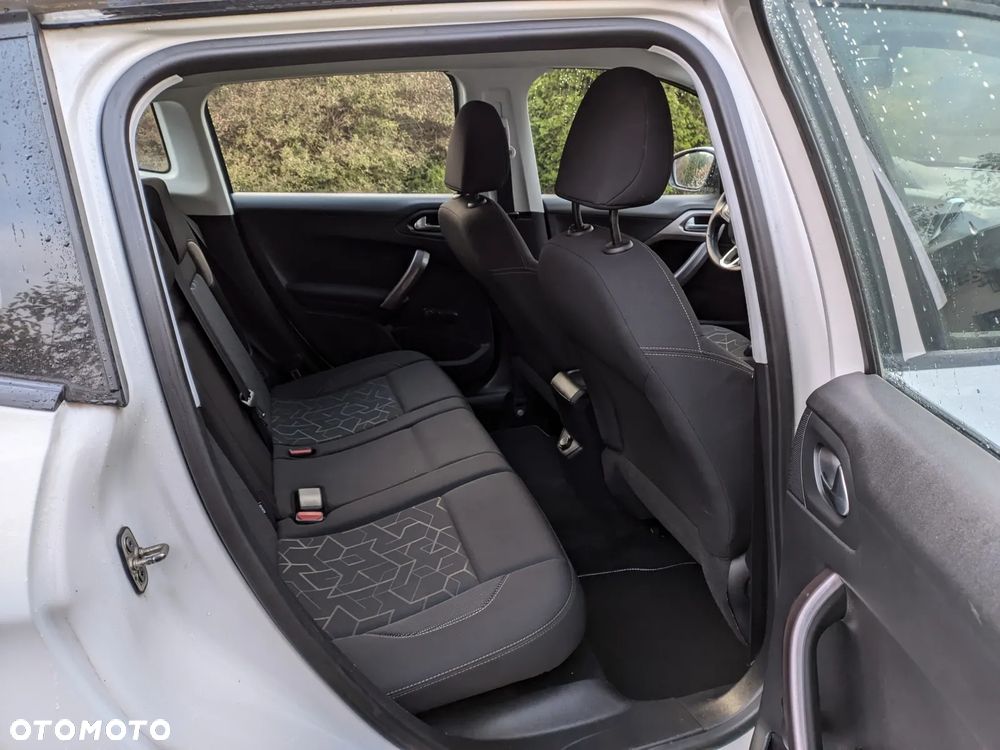 Peugeot 2008 1.2 Pure Tech Signature - 20