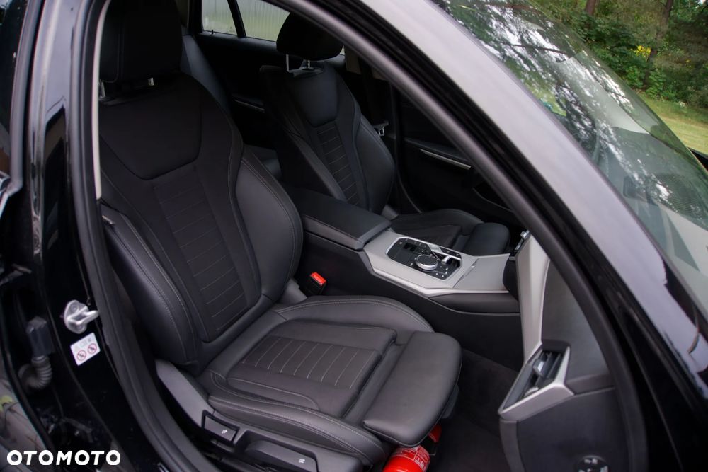 BMW Seria 3 318d - 15
