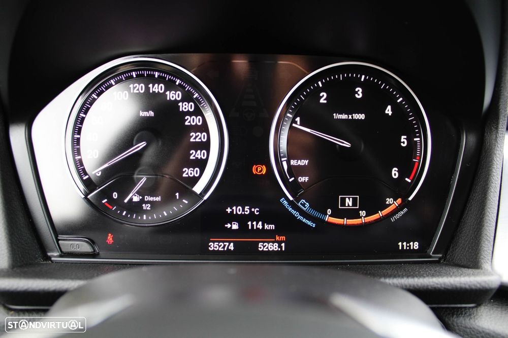 BMW 218 Gran Tourer d 7L Line Luxury - 29